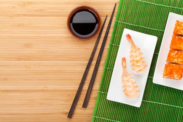 Sushi maki and shrimp sushi — Stock Photo, Image