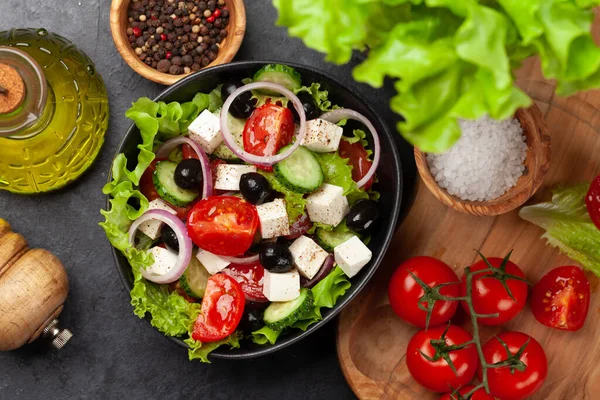 Salată Grecească Clasică Legume Proaspete Grădină Vedere Sus Plat — Fotografie, imagine de stoc