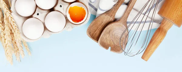 Mutfak Aletleri Malzemeler Mavi Arka Planda Üst Görünüm Düzlüğü — Stok fotoğraf