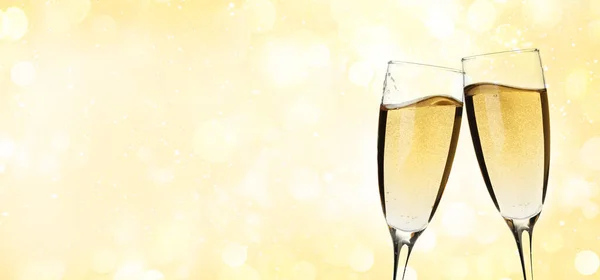 Biglietto Auguri Natale Buon Compleanno Con Bicchieri Champagne Sfondo Bokeh — Foto Stock
