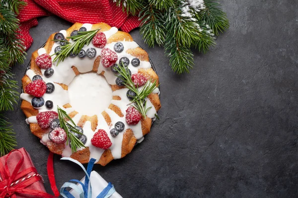 Christmas Cake Berries Fir Tree Top View Flat Lay Space — Stock Photo, Image