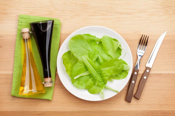 Prato com salada fresca — Fotografia de Stock