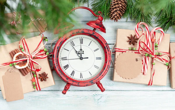 Christmas Gift Boxes Craft Decor Vintage Alarm Clock Top View — Stock Photo, Image