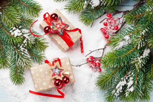 Weihnachtsgeschenkboxen Mit Handwerklichem Dekor Draufsicht Flach Gelegt — Stockfoto