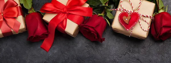 Tarjeta Felicitación Del Día San Valentín Con Flores Rosas Ramo — Foto de Stock