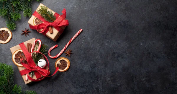 Weihnachtsgeschenkboxen Mit Handwerklichem Dekor Draufsicht Flach Liegend Mit Platz Für — Stockfoto