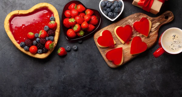 Heart Shaped Sweet Cake Berries Coffee Gift Box Valentines Day — Stock Photo, Image