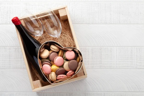 Gift Box Red Wine Bottle Macaroons Top View Flat Lay — Stock Photo, Image