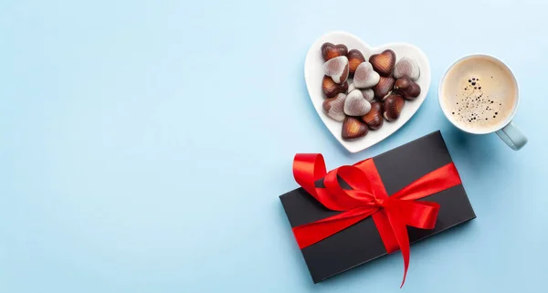 Sevgililer Günü Kalbi Çikolatalı Şekerler Kahve Fincanı Hediye Kutusu Şeklinde — Stok fotoğraf