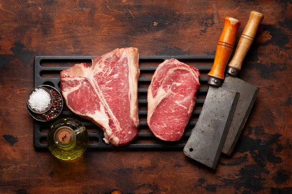 Various Raw Beef Steaks Top View Flat Lay — Stockfoto