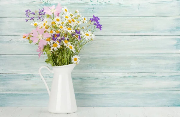 Garden Flowers Bouquet Front Wooden Wall Greeting Card Copy Space — Stock Photo, Image