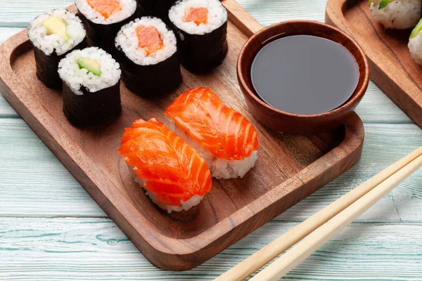 Set Sushi Giapponese Piatto Legno — Foto Stock