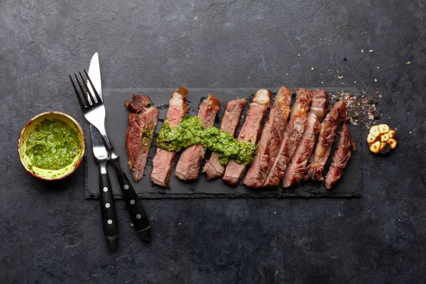 Sliced Beef Steak Sauce Stone Board Top View Flat Lay — Stock Photo, Image