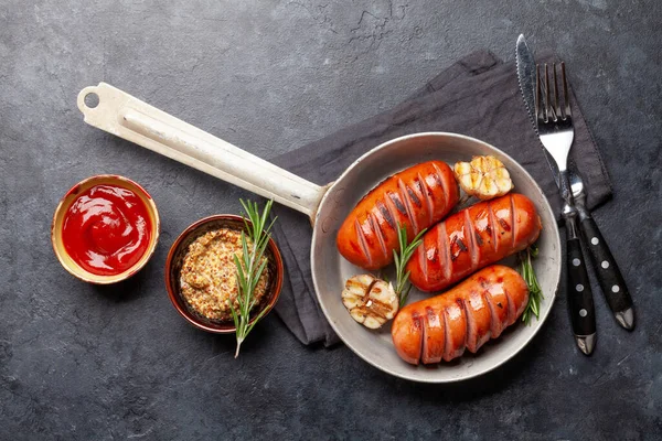 Hot Grilled Sausages Frying Pan Ketchup Mustard Top View Flat — Stock Photo, Image