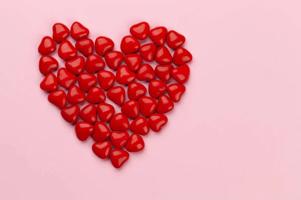 Tarjeta San Valentín Con Dulces Forma Corazón Vista Superior Plano — Foto de Stock