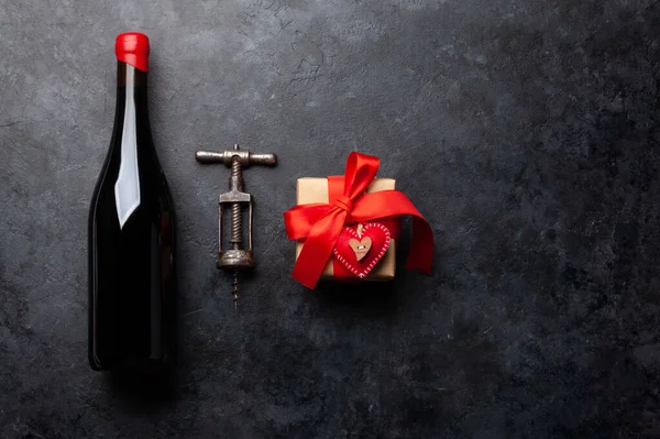 Wine Bottle Corkscrew Gift Box Top View Flat Lay Copy — стоковое фото