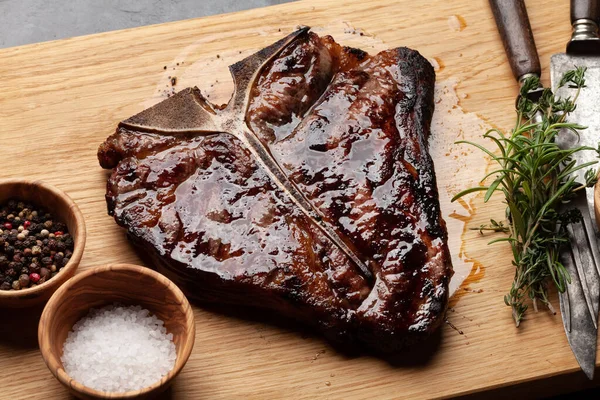 Gegrilde Varkensvlees Biefstuk Bone Met Kruiden Specerijen — Stockfoto
