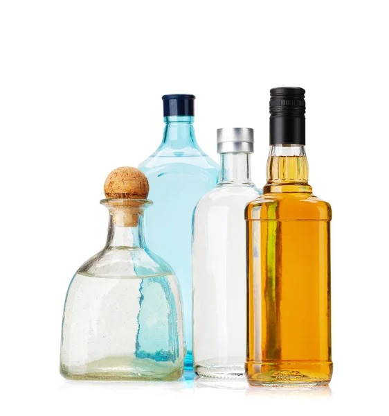 Varie Bottiglie Liquore Duro Gin Vodka Tequila Whisky Isolato Sfondo — Foto Stock