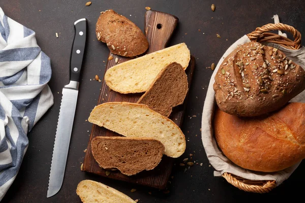 Pane Fatto Casa Tavola Legno Posa Piatta — Foto Stock