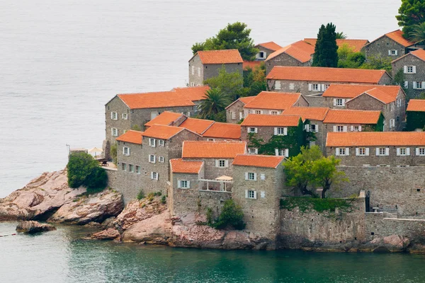 Ilha de Sveti Stefan (St. Stevens) em Montenegro — Fotografia de Stock