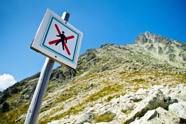 Rocky vuoret näkymä Lomnicke sedlo High Tatras, Sl — kuvapankkivalokuva