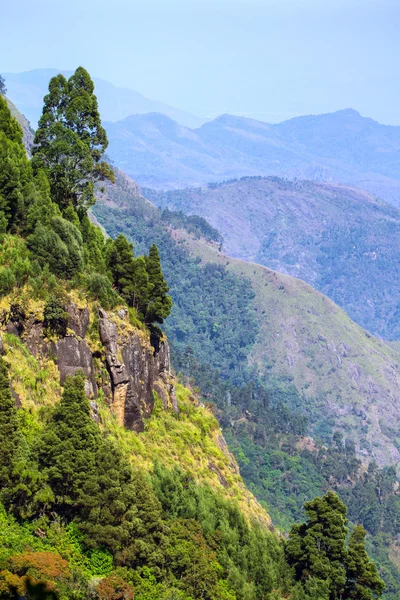 Vista montanha perto de Kodaikanal, Tamil Nadu, Índia — Fotografia de Stock