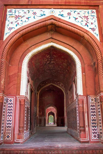 Taj mahal camide. Agra, uttar pradesh, Hindistan — Stok fotoğraf