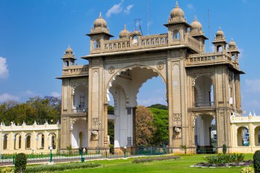 mysore Sarayı Doğu kapısı. Karnataka, Hindistan