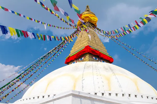 Santuário budista Boudhanath Stupa com olhos de sabedoria de Buda — Fotografia de Stock