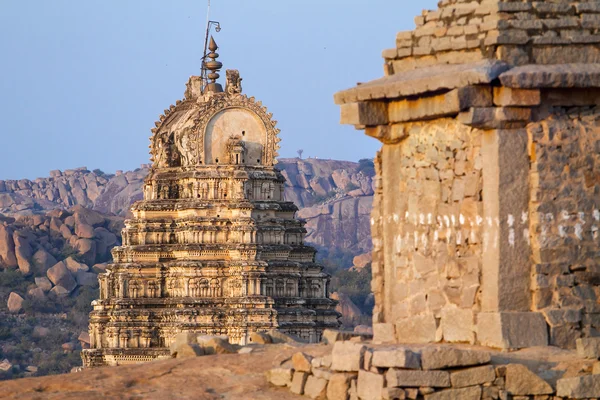 இந்தியாவின் கர்நாடகாவின் ஹம்பியில் உள்ள விருபாக்ஷா கோயில் — ஸ்டாக் புகைப்படம்