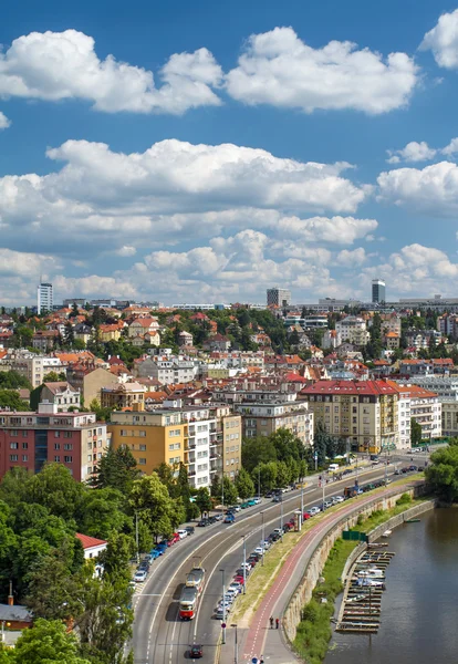 Praga, República Checa - nova parte da cidade. Vista de Vysehra — Fotografia de Stock