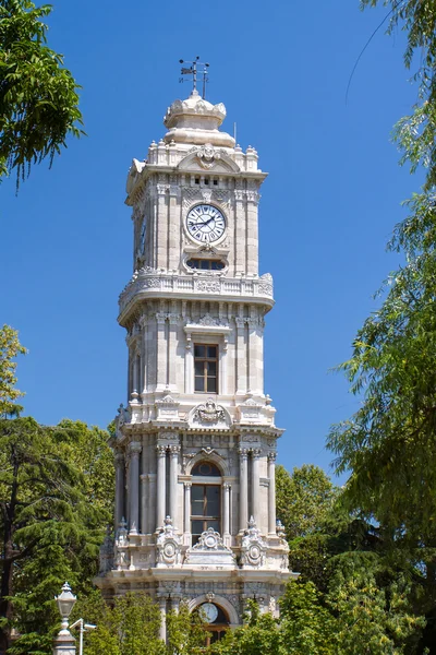 Clocktower of Dolmabahce Palace in Istanbul, Turkey — Stock Photo, Image