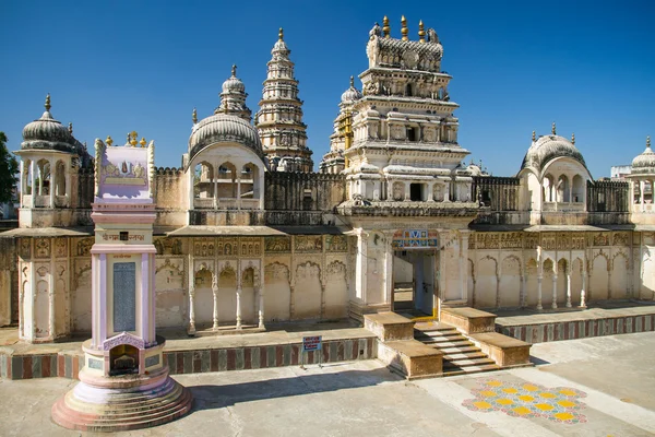 Raghunath temppeli Pushkarissa, Rajasthanissa, Intiassa — kuvapankkivalokuva