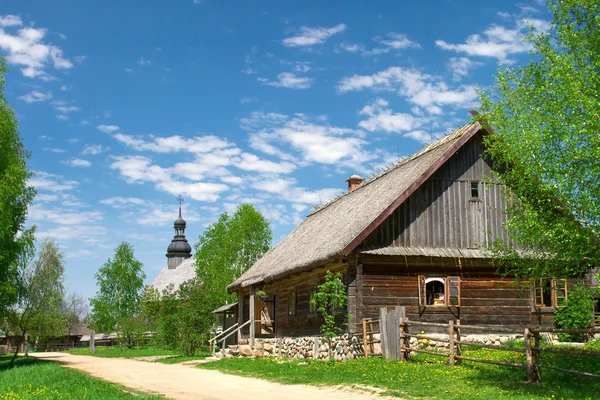 Weißrussland Dorf des 18. Jahrhunderts hölzern in der Volksarchitektur — Stockfoto