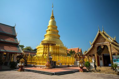 wat phra dat hariphunchai tempel, lamphun,
