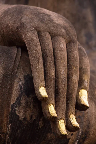 Buddha staty i tempelet av sukhothai hist park — Stockfoto