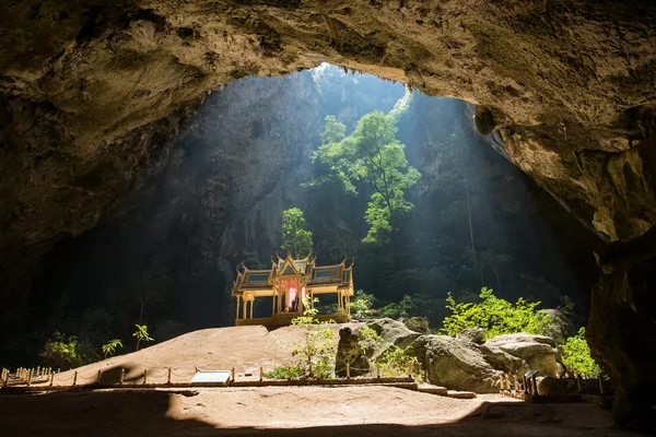 Koninklijke paviljoen in de phraya nakhon grot — Stockfoto