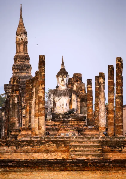 Buddha staty i wat mahathat tempel — Stockfoto