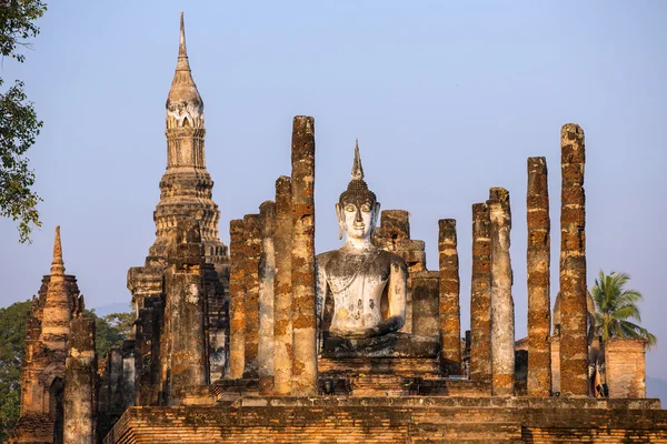 Buddha statue in Wat Mahathat temple — Stock Photo, Image