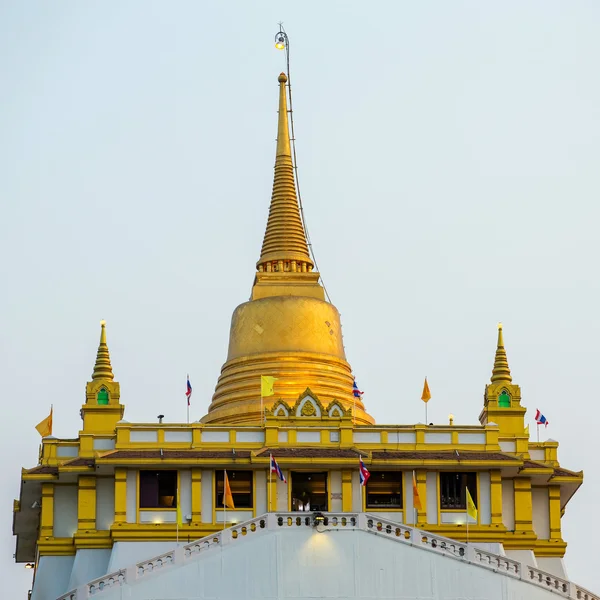 Pagoda de montaña dorada — Foto de Stock