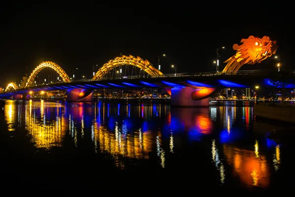 Pont de la rivière Dragon (pont Rong) à Da Nang, Vietnam — Photo