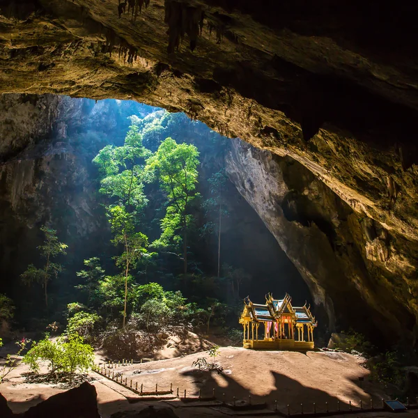 Royal pavilion in the Phraya Nakhon Cave — Stock Photo, Image