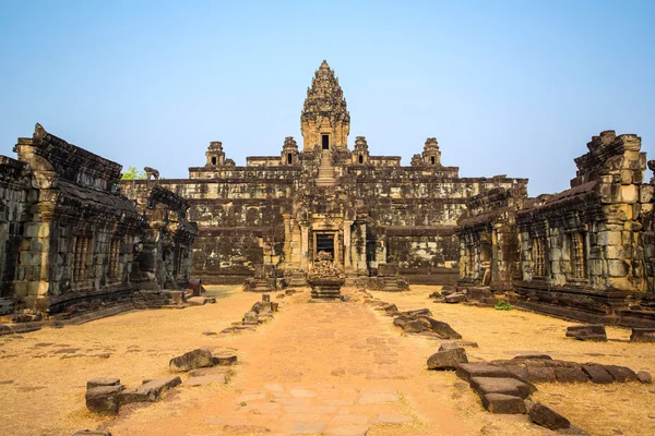 Bakong Prasat tempel in Angkor Wat complex, Siem Reap, Cambodja — Stockfoto