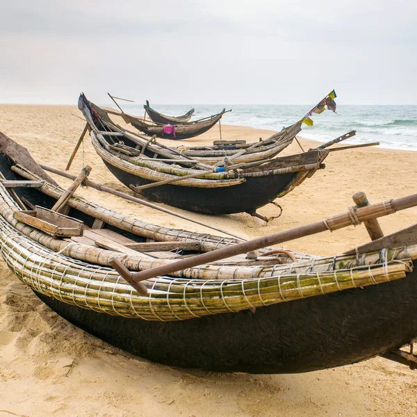 Barcos de pescadores na praia — Fotografia de Stock