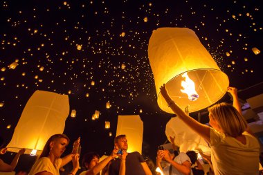 Buda'nın emanetler yi peng festival süresince ibadet