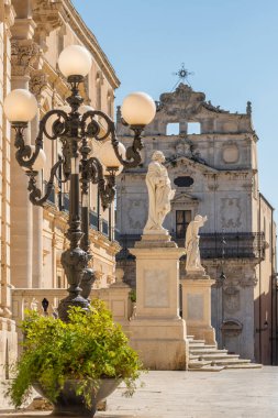 Ortigia, Sicilya 'daki Piazza Duomo' nun mimarisi