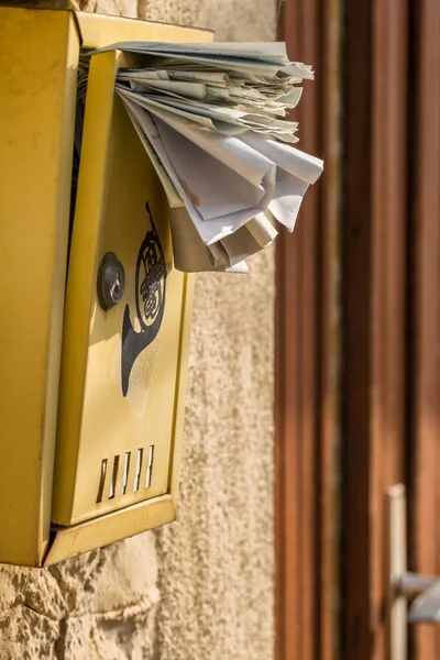 Typowe stare skrzynki pocztowe. — Zdjęcie stockowe