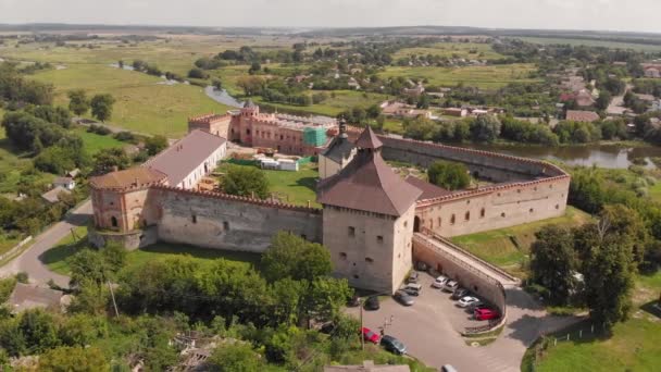Vista aérea del castillo de Medzhybizh en Ucrania en verano — Vídeos de Stock
