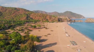 Antalya ilinin Akdeniz kıyısındaki Cirali plajının hava manzarası, Türkiye