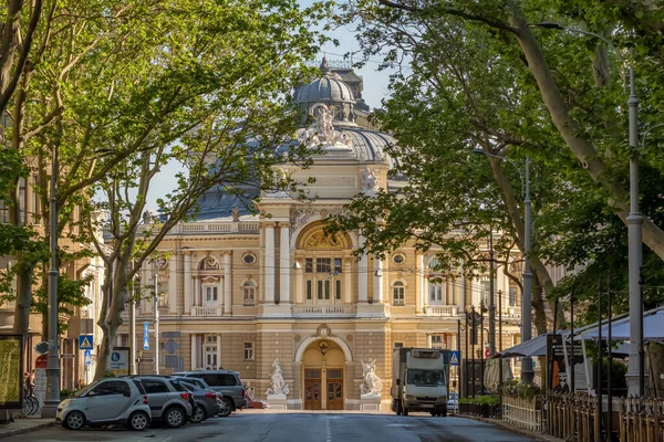 Krásná budova operního a baletního divadla v Oděse, Ukrajina — Stock fotografie